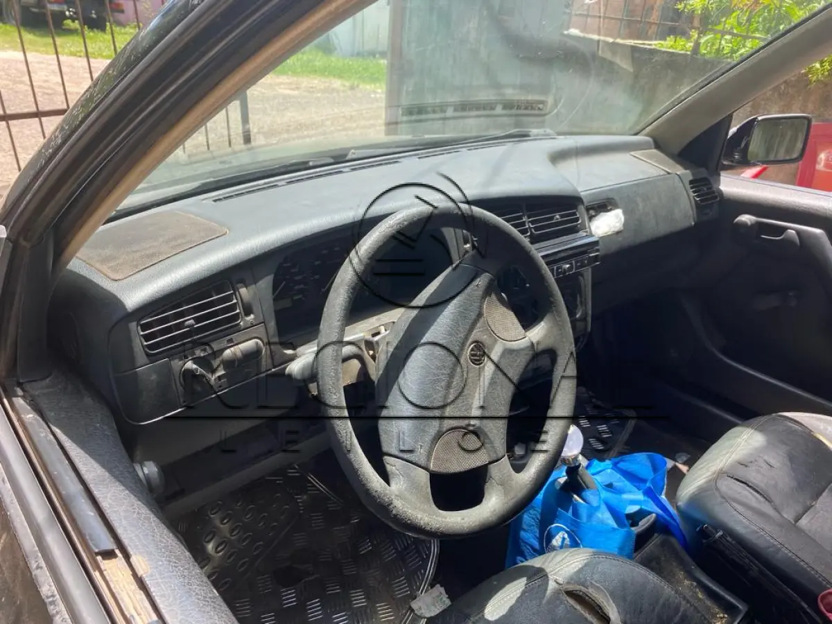 LOTE 004 - GOLF GL 1.8 MI 1997