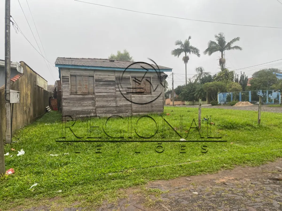 LOTE 005 - CASA DE MADEIRA (MONTENEGRO/RS)