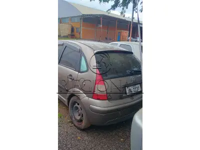 LOTE 014 - CITROEN C3 GLX 1.4 Flex 2010/2011