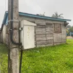 LOTE 006 - CASA DE MADEIRA (MONTENEGRO/RS)